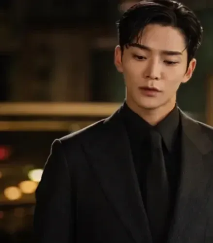 Momen yang diabadikan oleh penggemar Rowoon