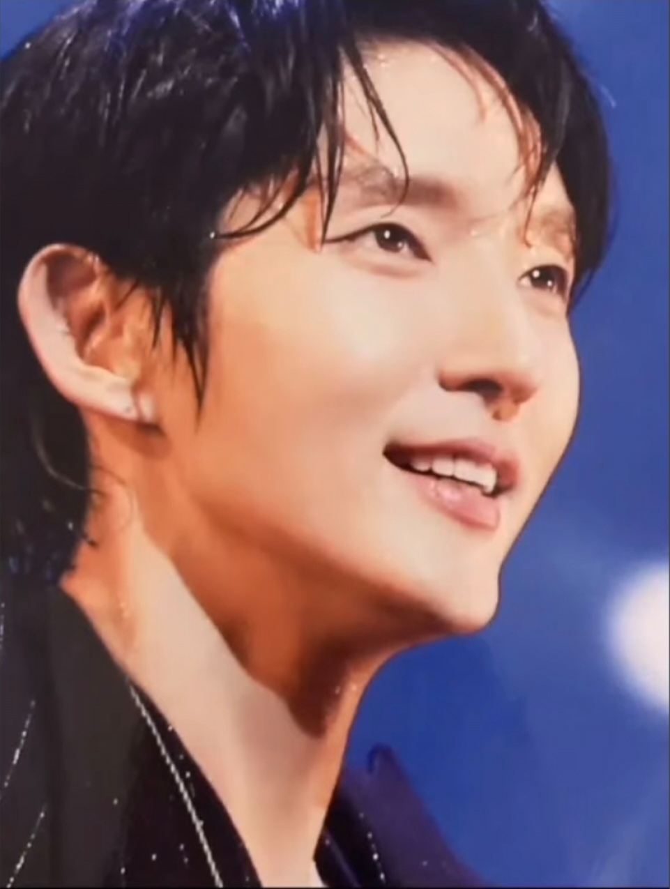 A moment captured by a fan of Lee Joongi