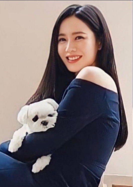 Foto kegiatan terbaru dari Son Yejin