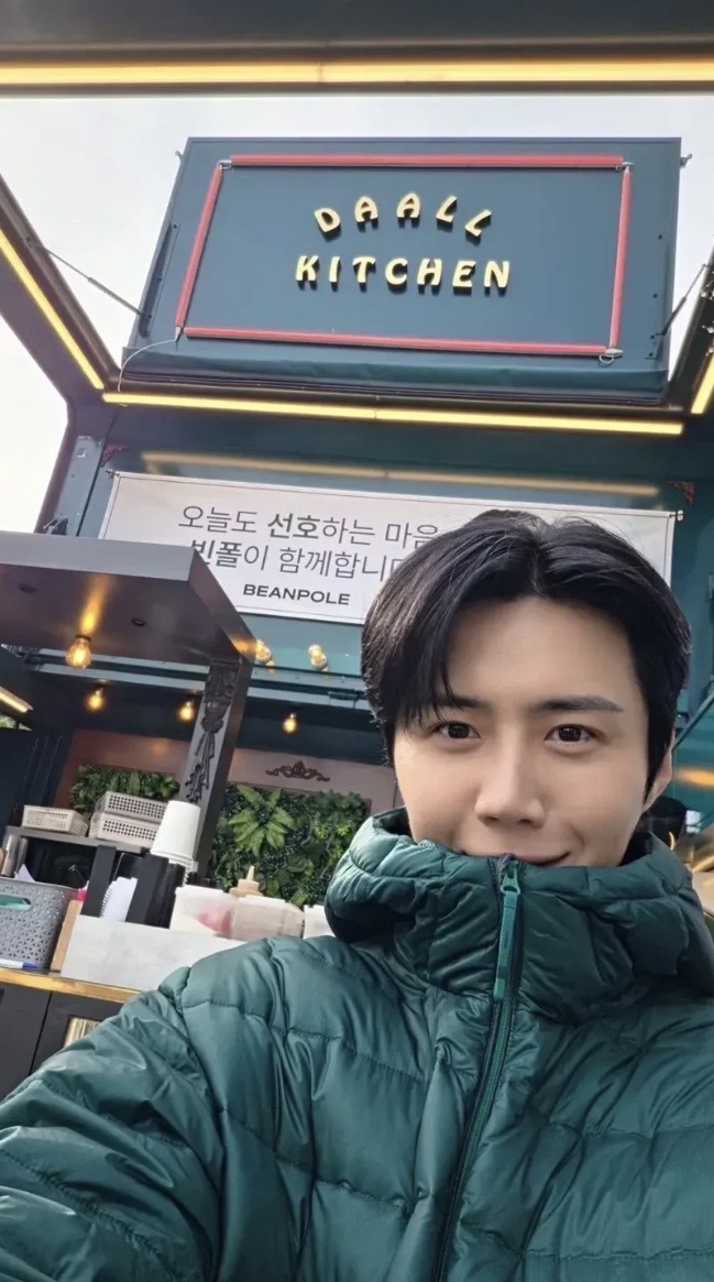 Behind-the-scenes cut of Kim Seonho