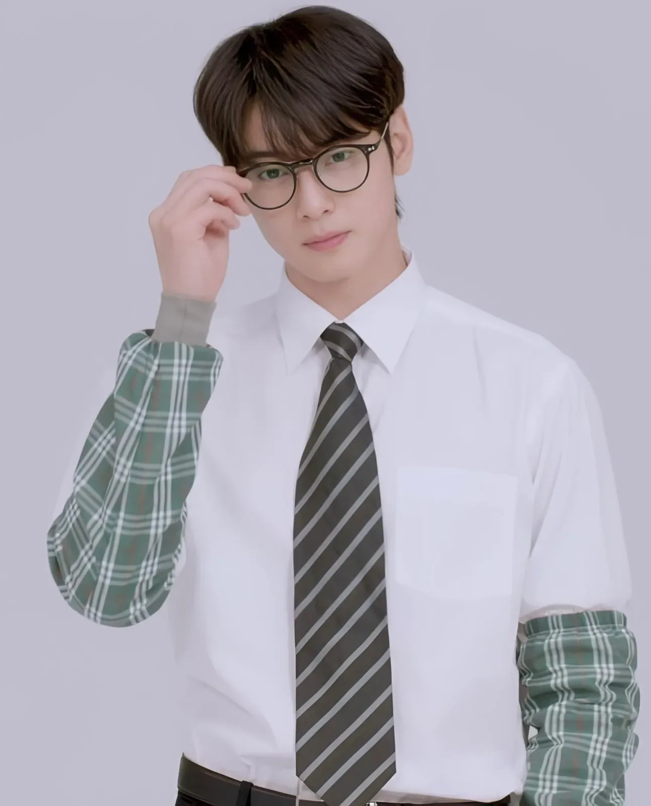 Behind-the-scenes cut of Cha Eunwoo