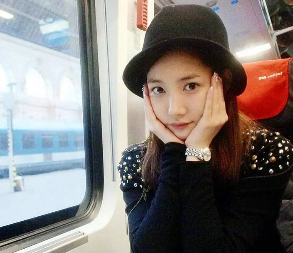 Momen yang diabadikan oleh penggemar Park Minyoung