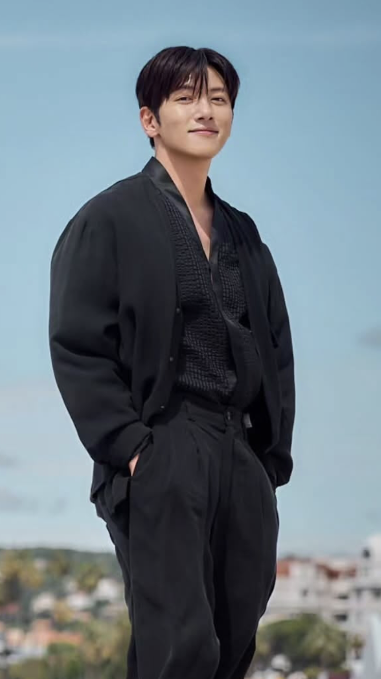 지창욱를 위해 팬들이 공유한 감성 배경화면
