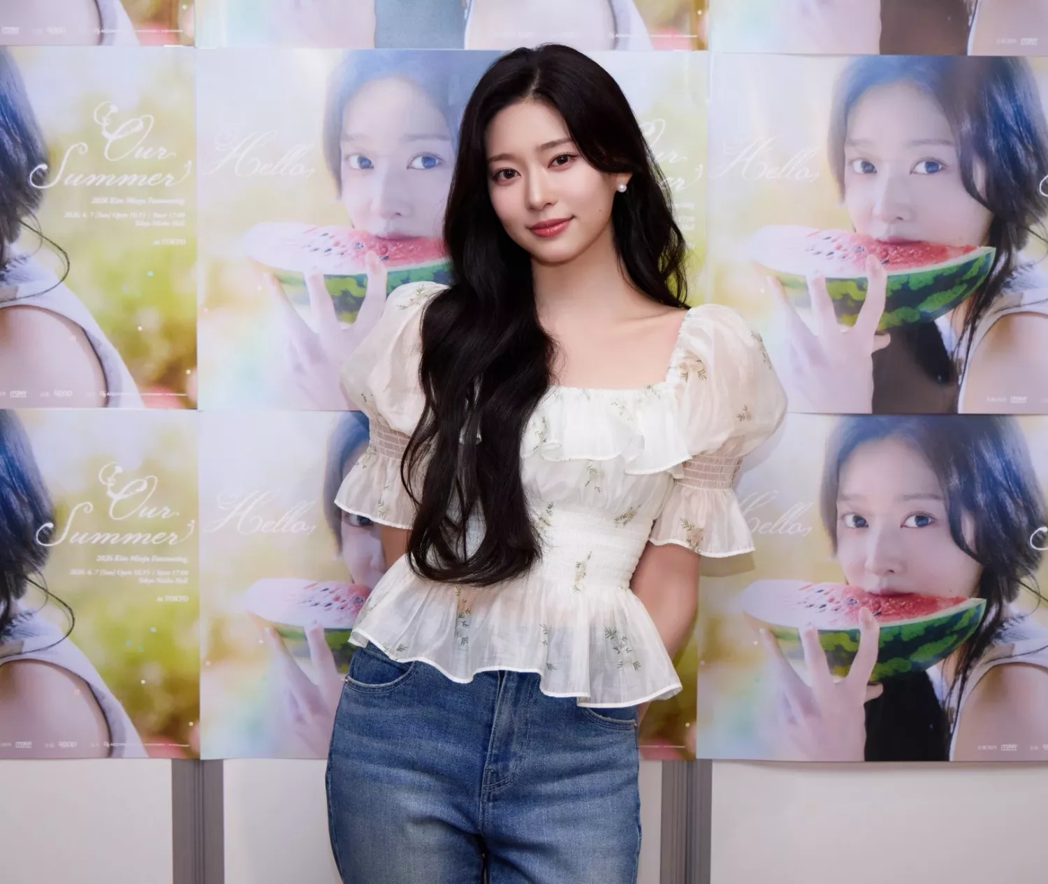 Behind-the-scenes cut of Kim Minju