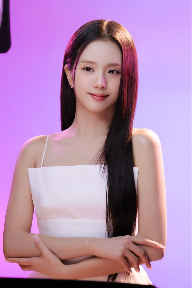 Latest photo of Jisoo (1995)