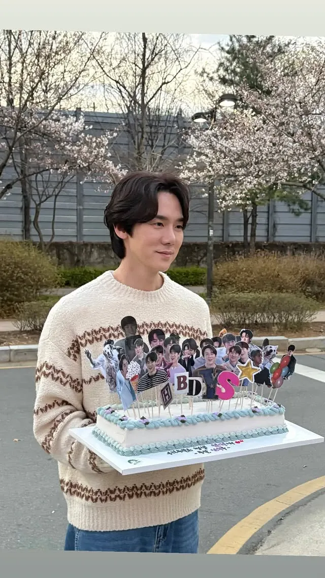 Special wallpaper made by Yoo Yeonseok's fans