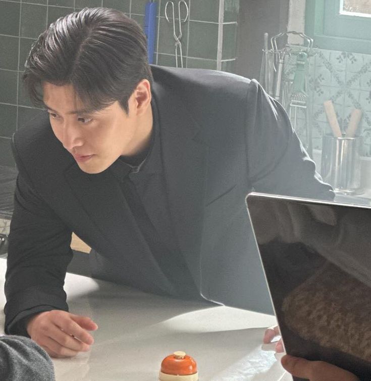 Recent activity shot of Kang Haneul