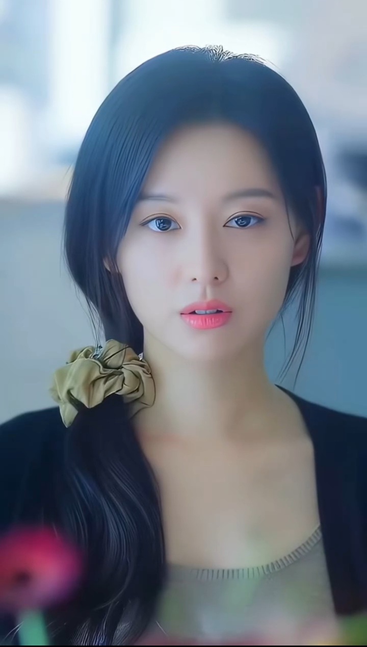 A moment captured by a fan of Kim Jiwon