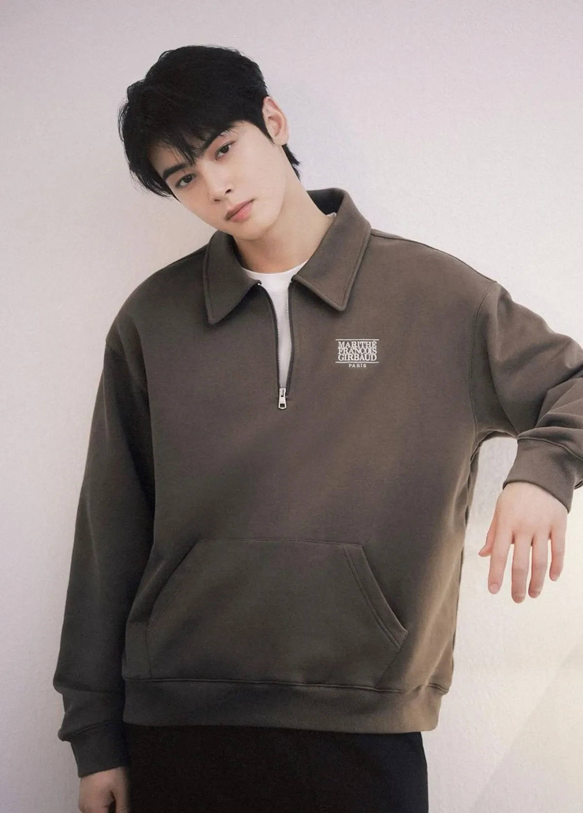 Behind-the-scenes cut of Cha Eunwoo