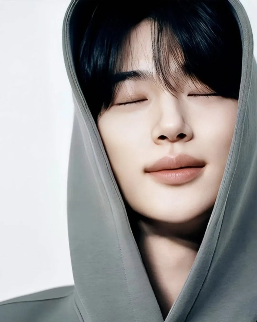 Behind-the-scenes cut of Byeon Wooseok