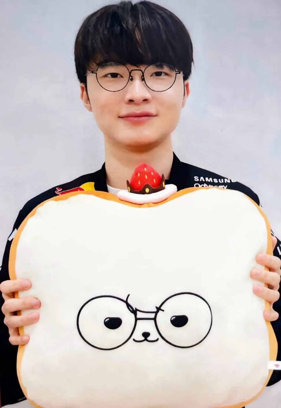 Behind-the-scenes cut of Faker
