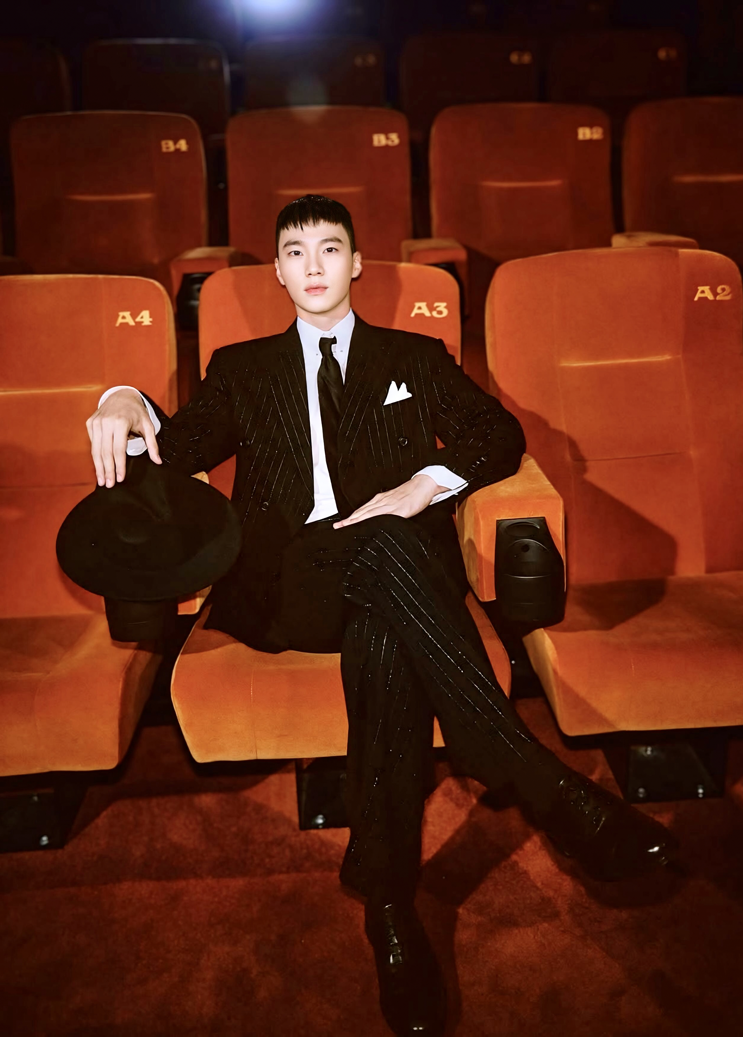 Behind-the-scenes cut of Lee Hongnae