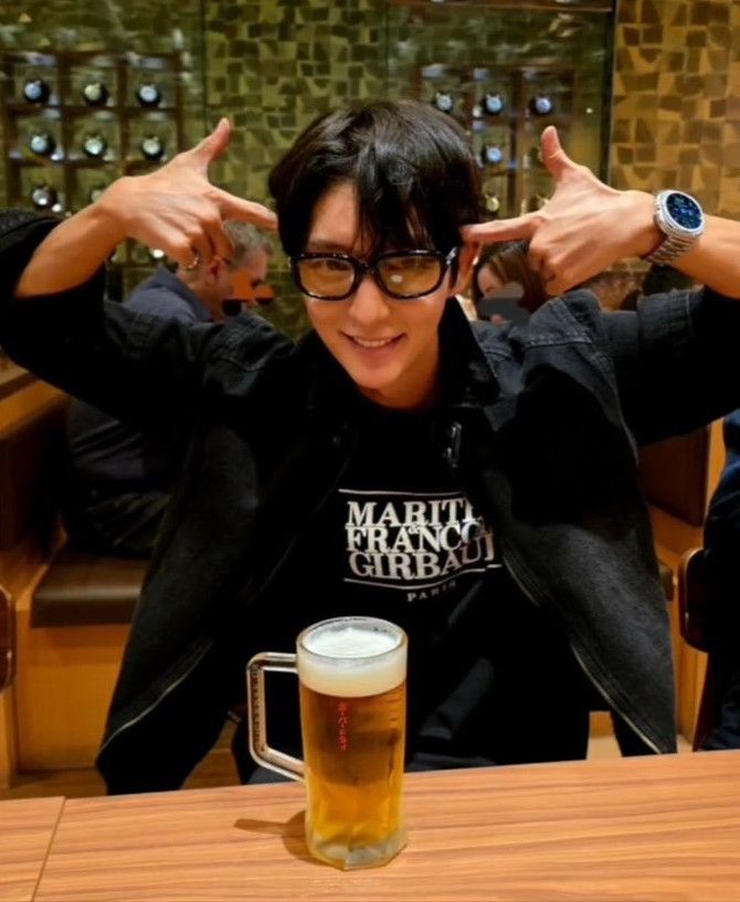 Behind-the-scenes cut of Lee Joongi