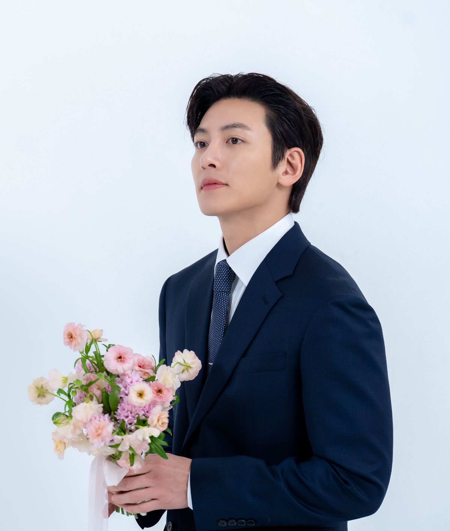 Behind-the-scenes cut of Ji Changwook