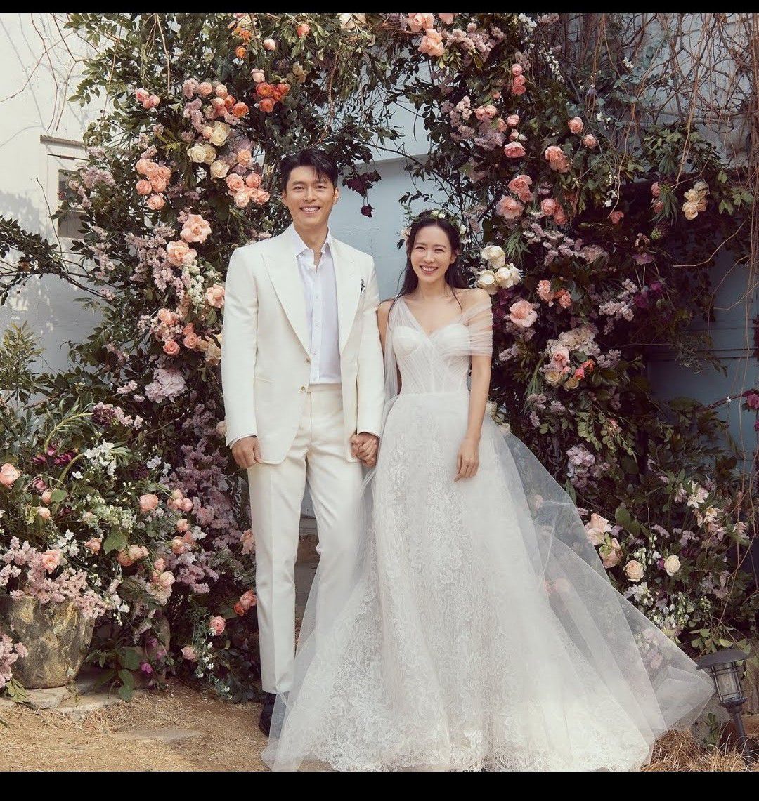 Momen yang diabadikan oleh penggemar Hyun Bin