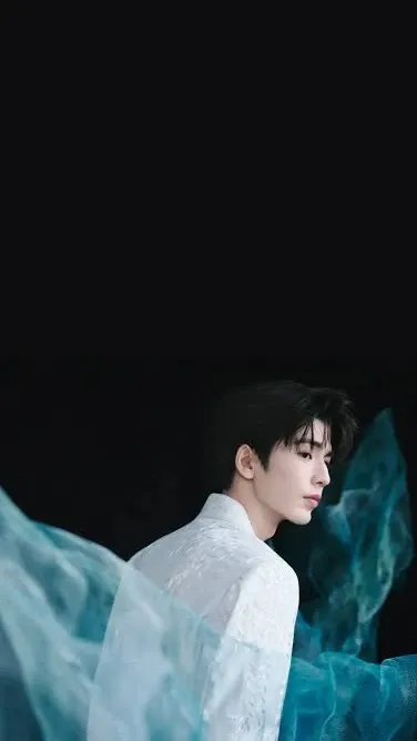 Behind-the-scenes cut of Zhang Linghe