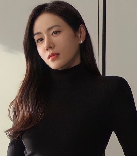 孙艺珍的近期活动照