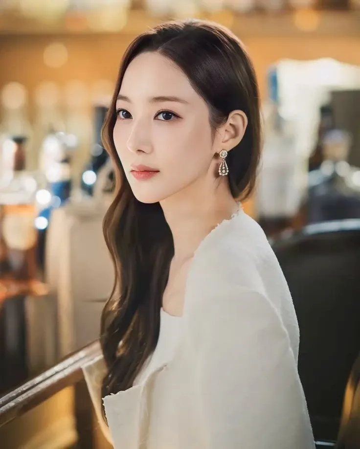 Latest photo of Park Minyoung
