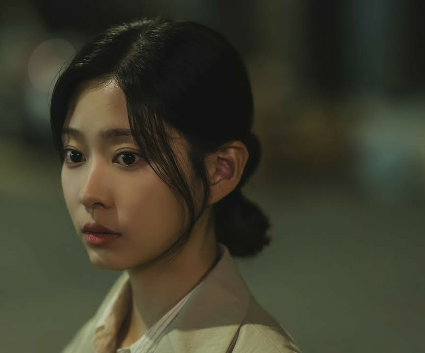 Behind-the-scenes cut of Kim Minju