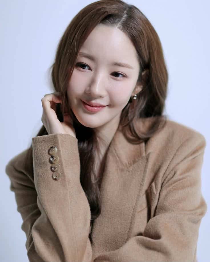 Momen yang diabadikan oleh penggemar Park Minyoung