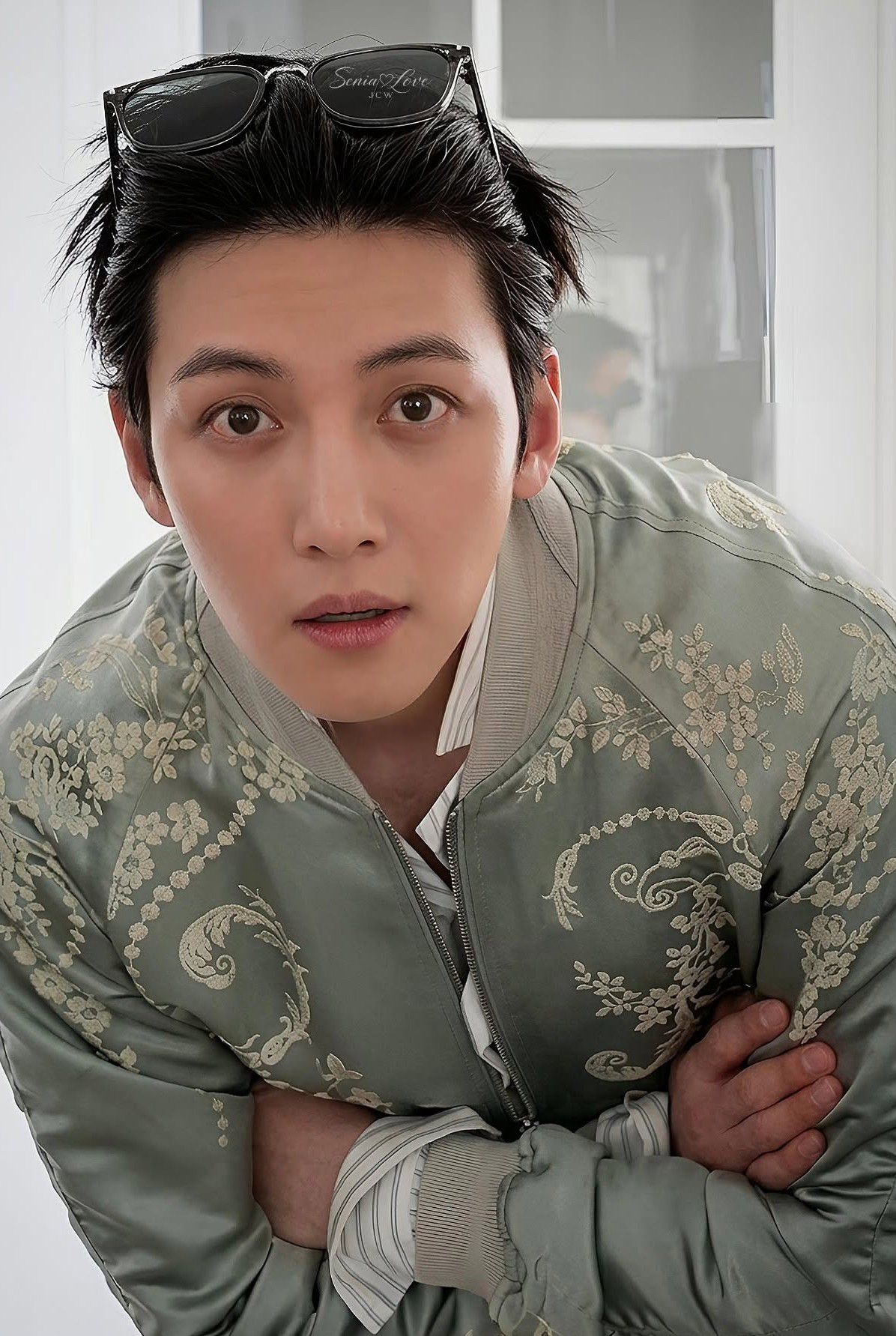 Behind-the-scenes cut of Ji Changwook