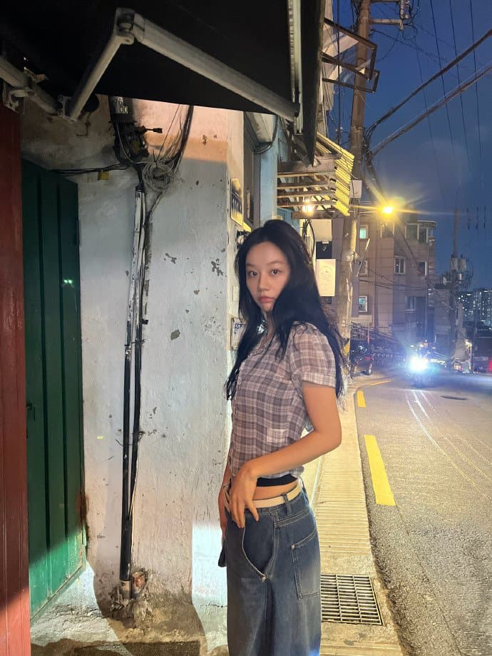 Behind-the-scenes cut of Hyeri