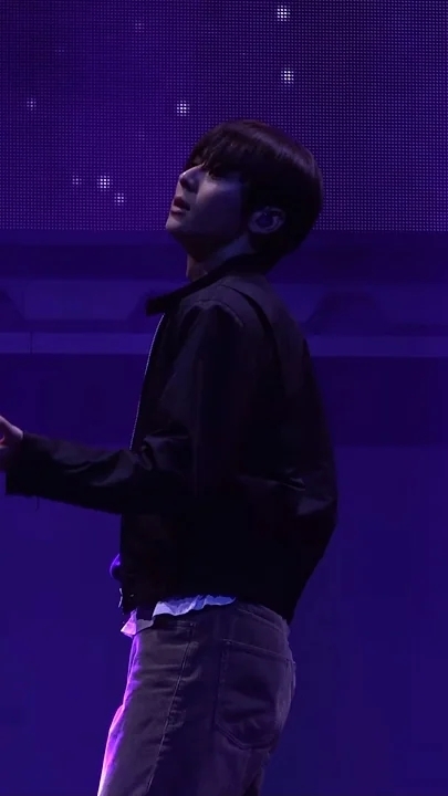 황민현 팬덤이 사랑하는 대표 배경 이미지