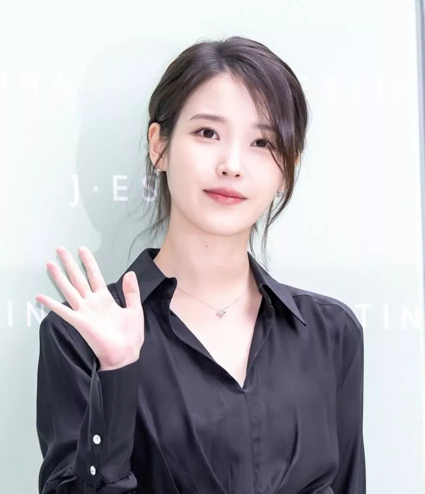 A moment captured by a fan of IU
