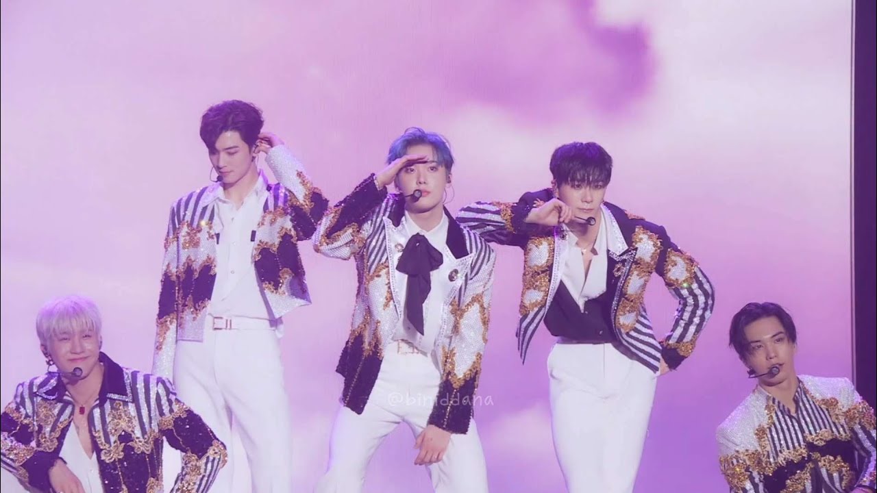 A moment captured by a fan of Cha Eunwoo