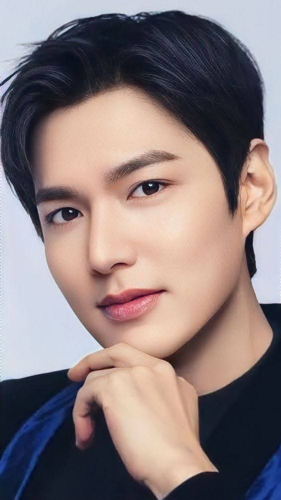 イ・ミンホの最近の活動ショット