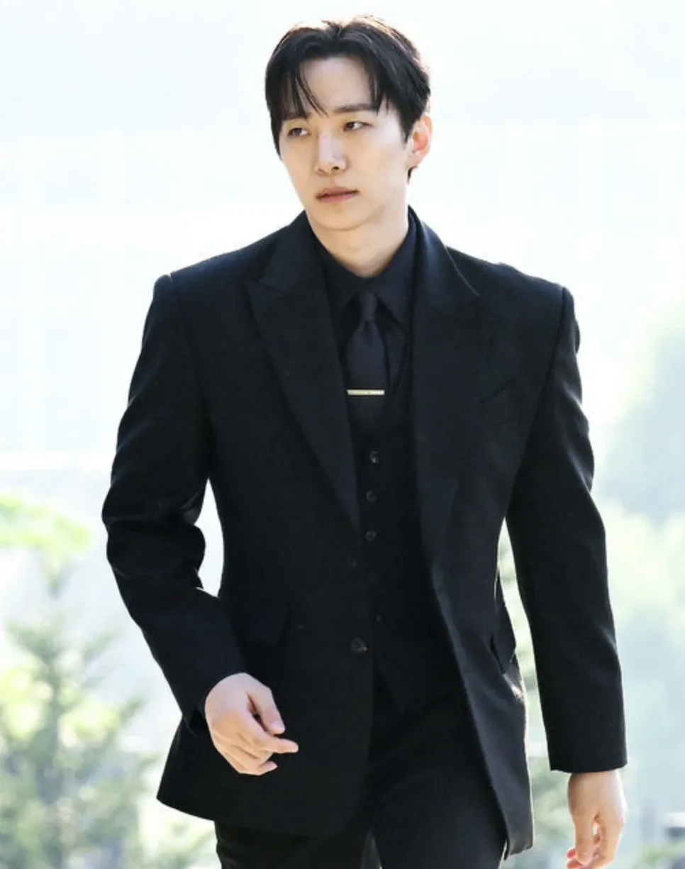 Cuplikan di balik layar dari Lee Junho