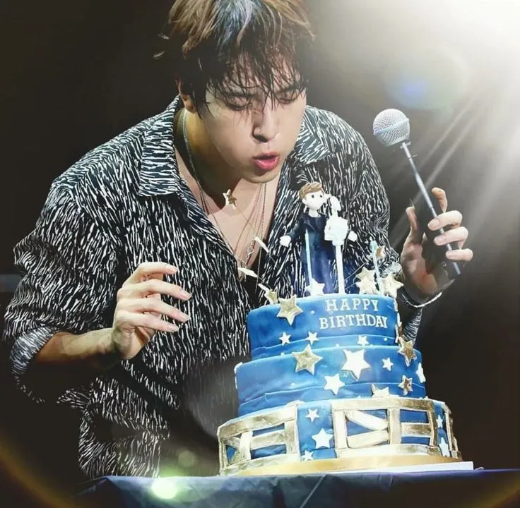 A moment captured by a fan of Jung Yonghwa