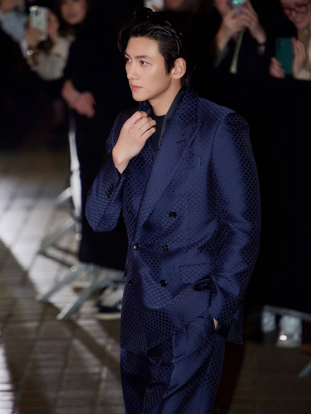 A moment captured by a fan of Ji Changwook