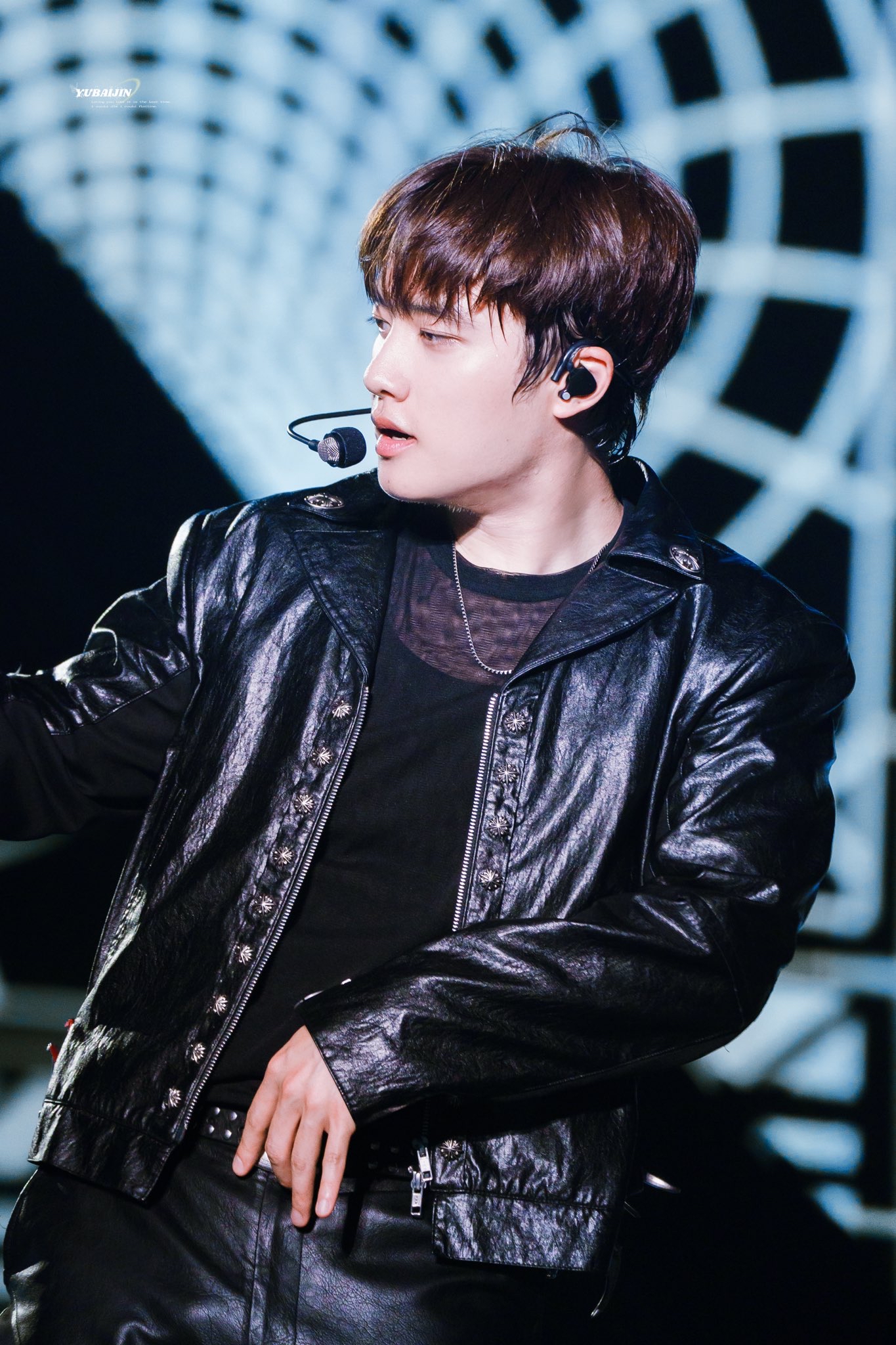 Behind-the-scenes cut of Doh Kyungsoo (D.O.)