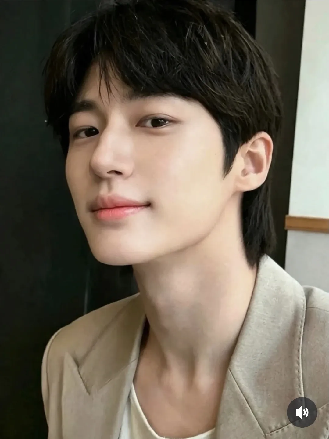 A moment captured by a fan of Byeon Wooseok