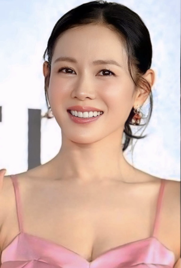 ソン・イェジンの最近の活動ショット