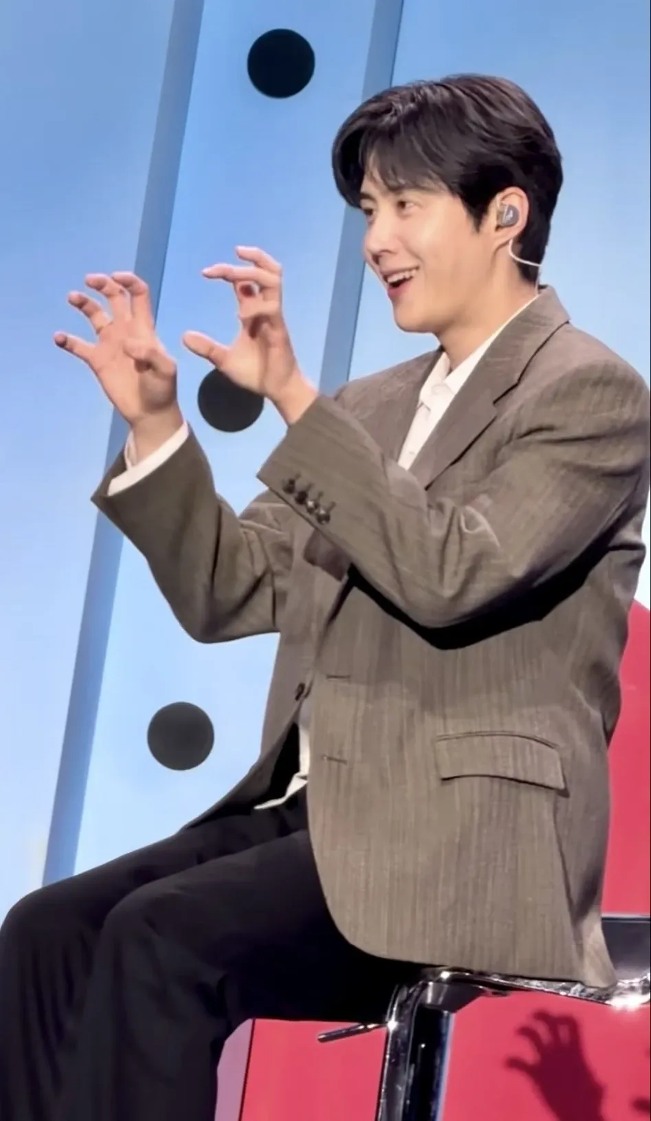 A moment captured by a fan of Kim Seonho