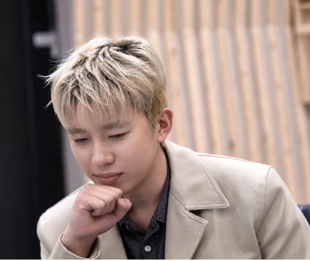 Foto kegiatan terbaru dari Lim Youngwoong