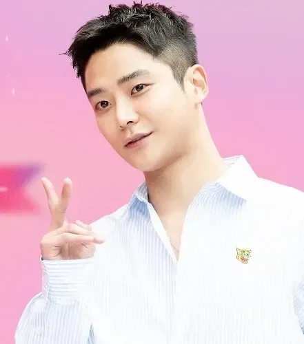 Foto kegiatan terbaru dari Rowoon