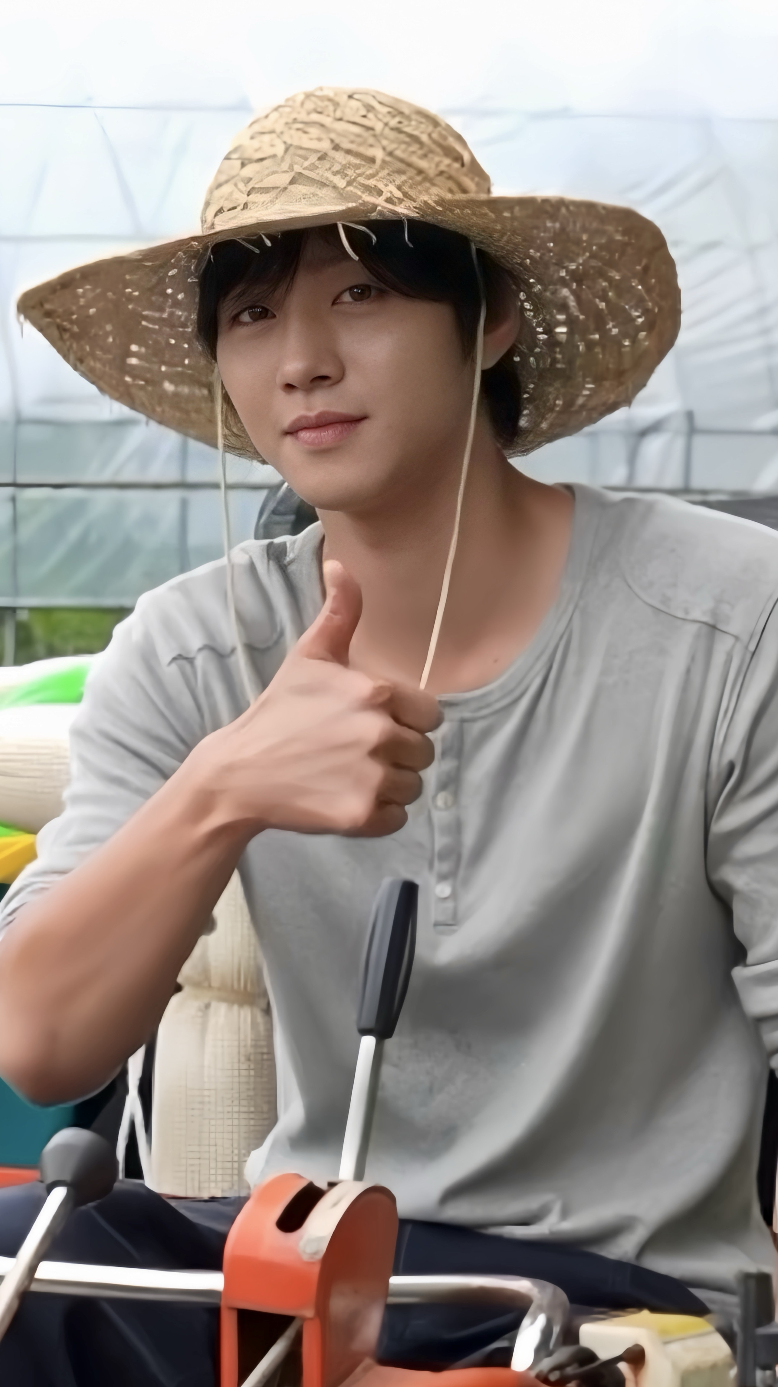 Behind-the-scenes cut of Ahn Hyoseop