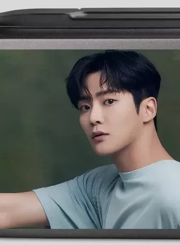 Foto terbaru dari Rowoon