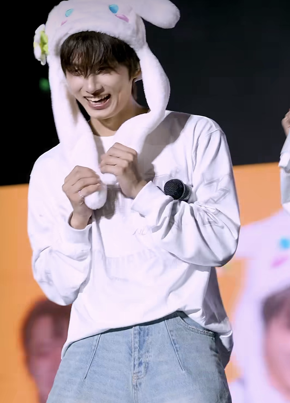 Latest photo of Wen Junhui