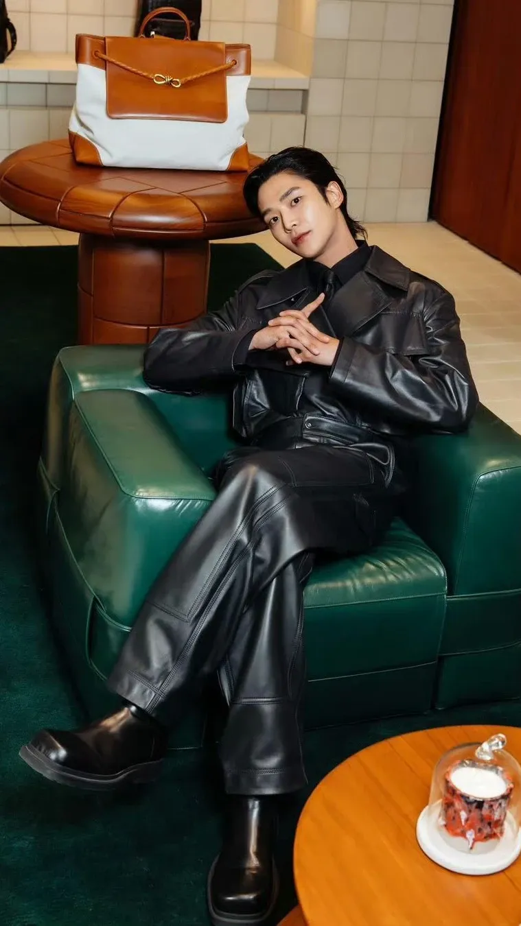 Foto terbaru dari Rowoon