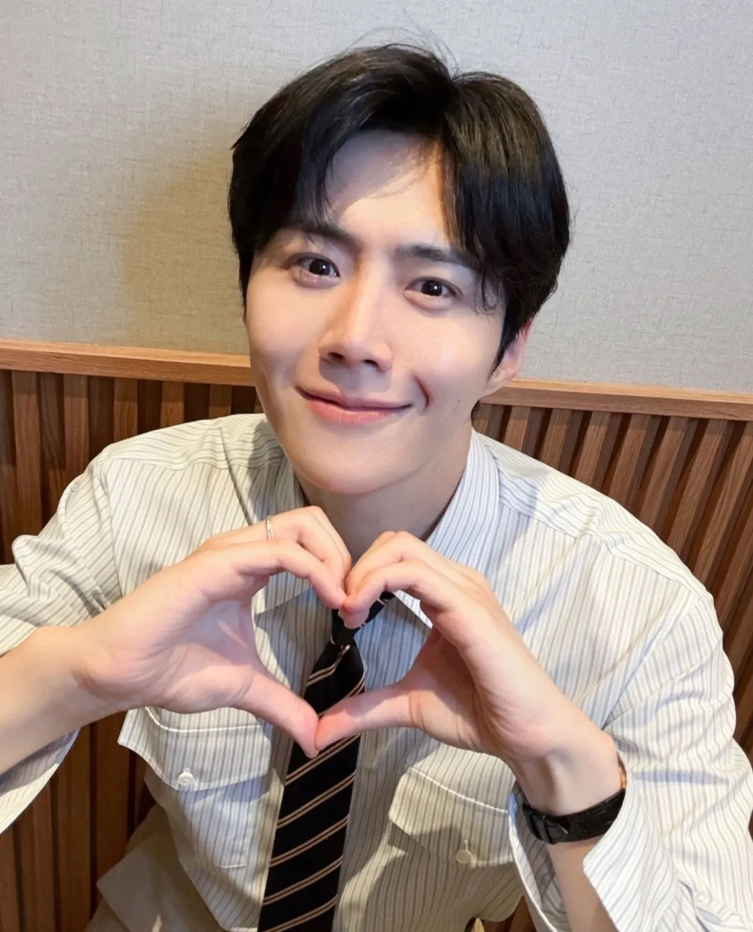 Behind-the-scenes cut of Kim Seonho