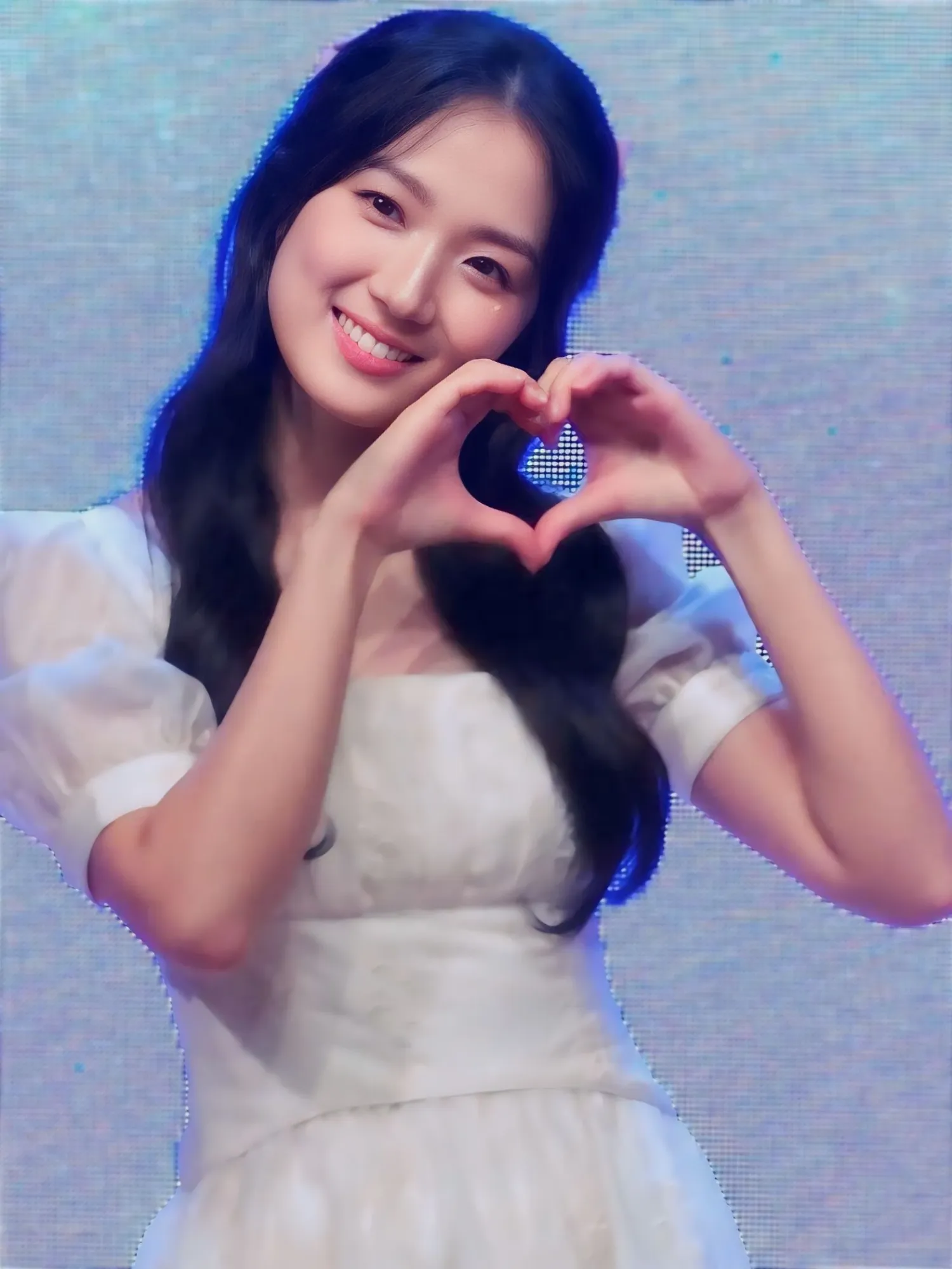 Behind-the-scenes cut of Kim Hyeyoon