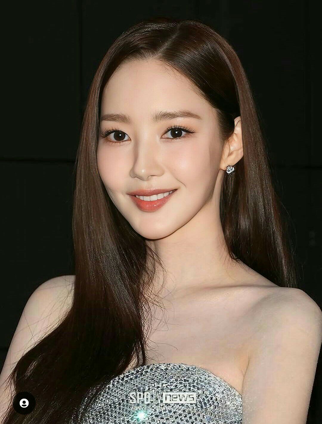 Latest photo of Park Minyoung