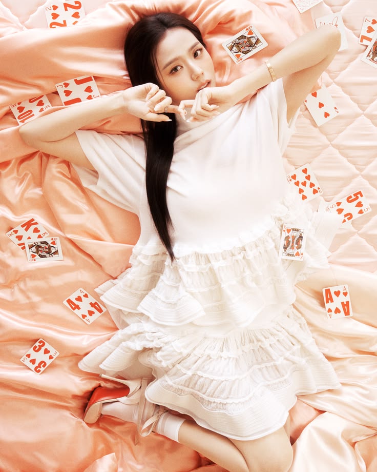 Latest photo of Jisoo (1995)