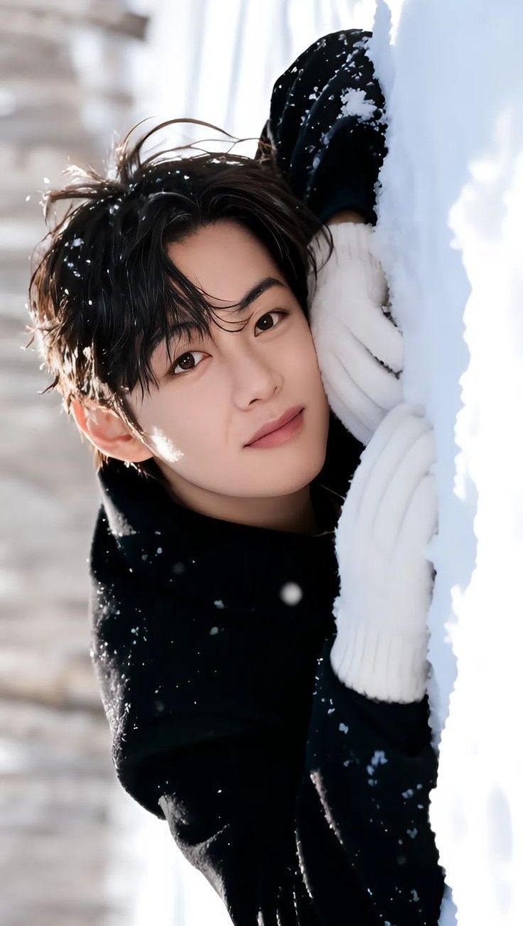 Latest photo of Kim Taehyung (V)