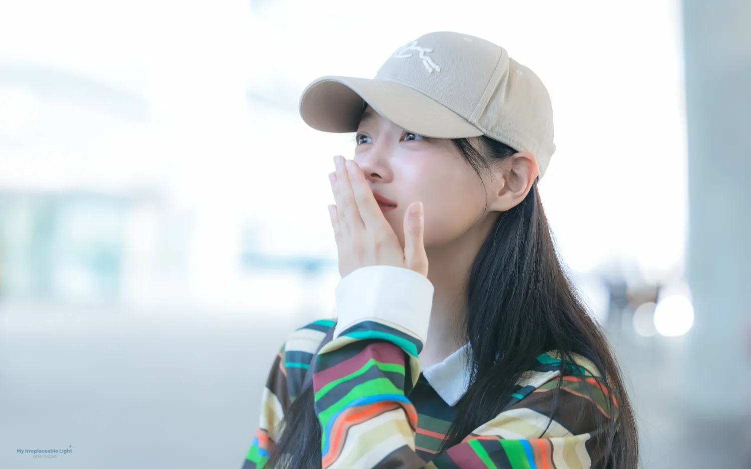 Behind-the-scenes cut of Kim Sejeong