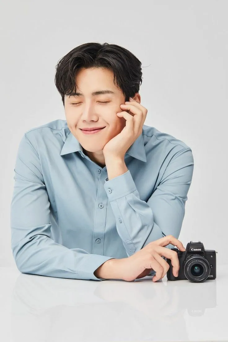 Behind-the-scenes cut of Kim Seonho